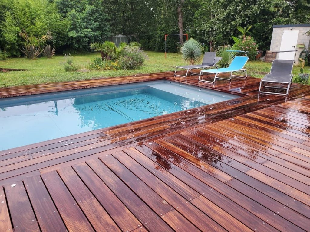 entourage piscine en bois