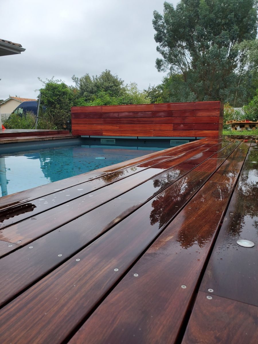 entourage piscine en bois
