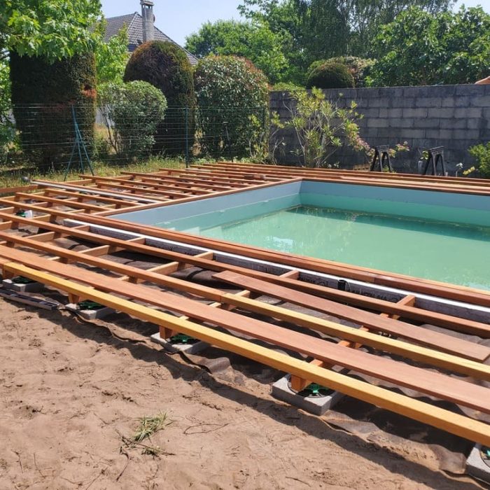 entourage piscine en bois