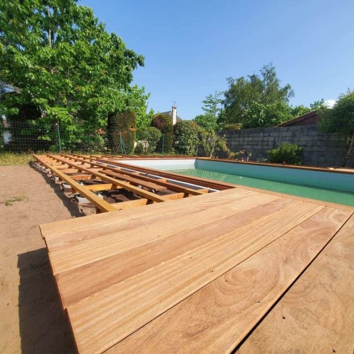entourage piscine en bois