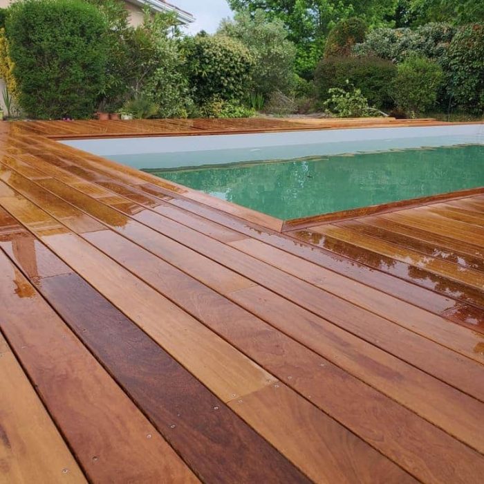 entourage piscine en bois
