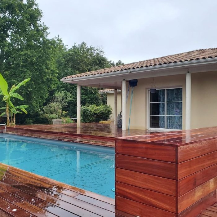 entourage piscine en bois