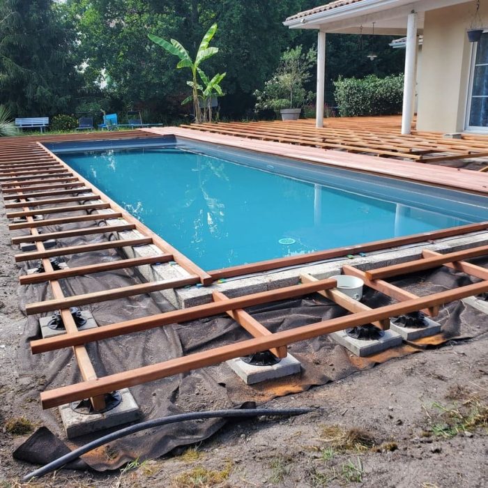 entourage piscine en bois