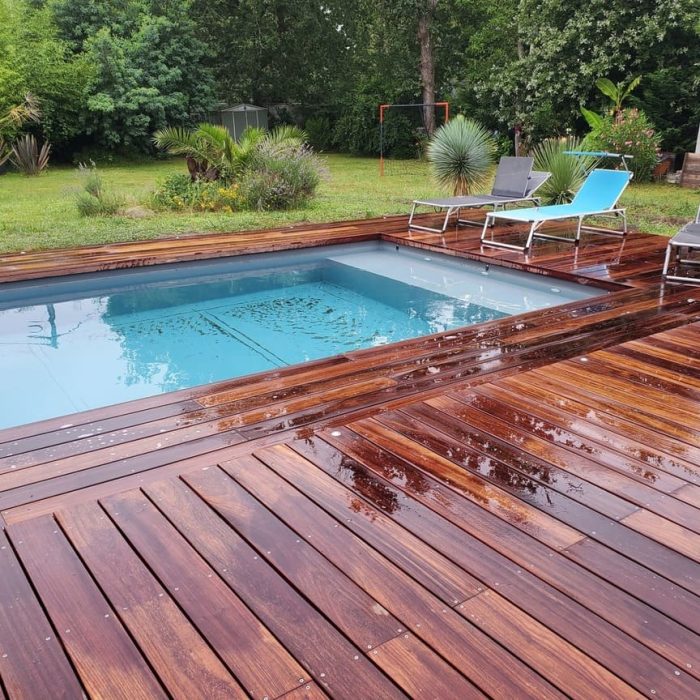 entourage piscine en bois